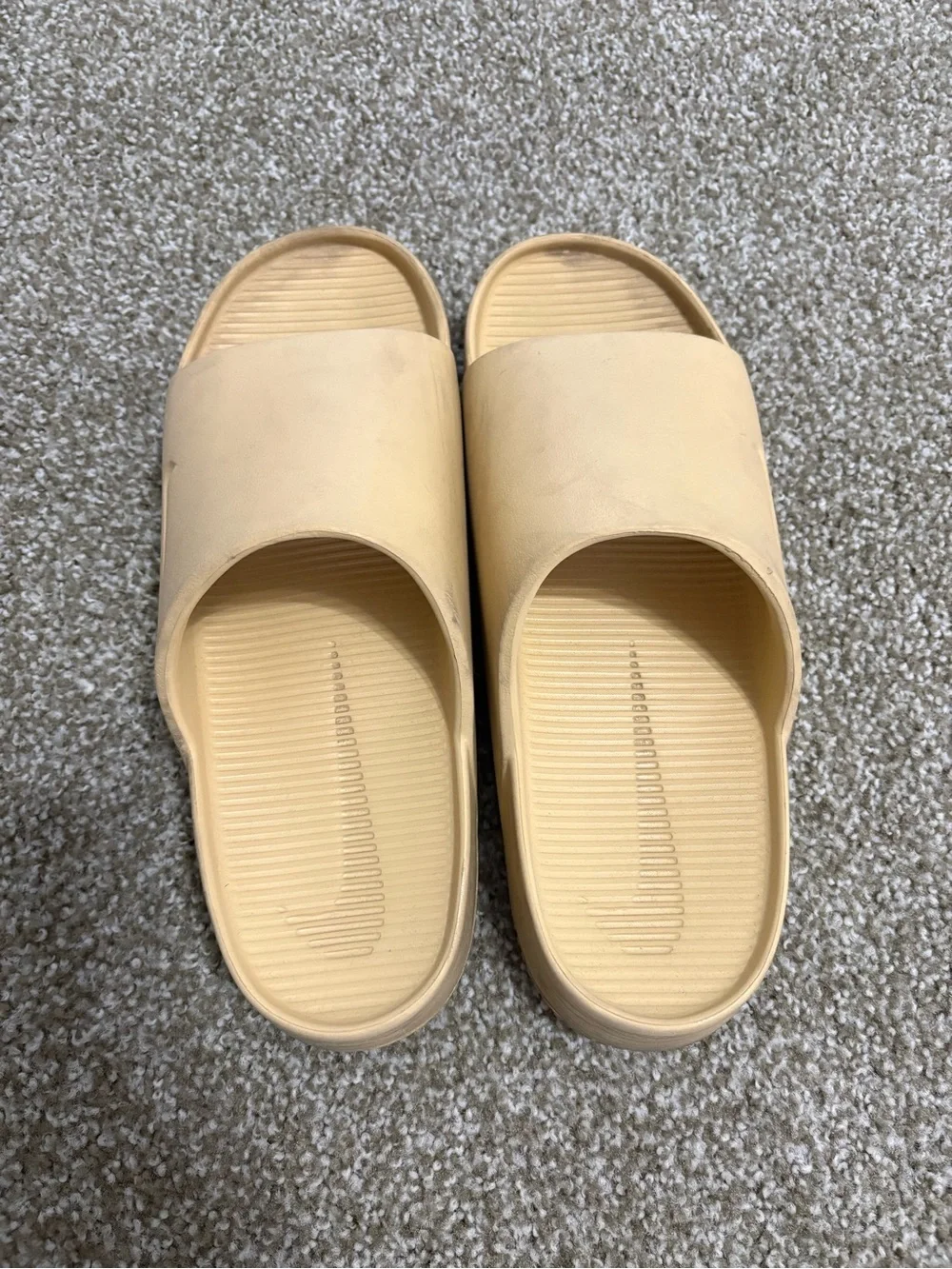 Nike Men’s Slides in Beige/Tan